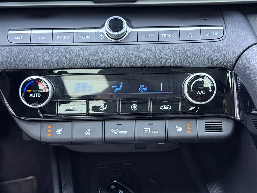 Hyundai Elantra 2023
