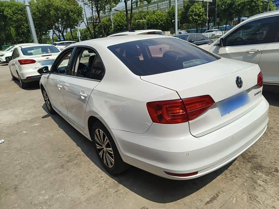 Volkswagen Sagitar 2018