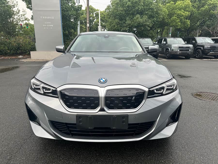 BMW i3 2024