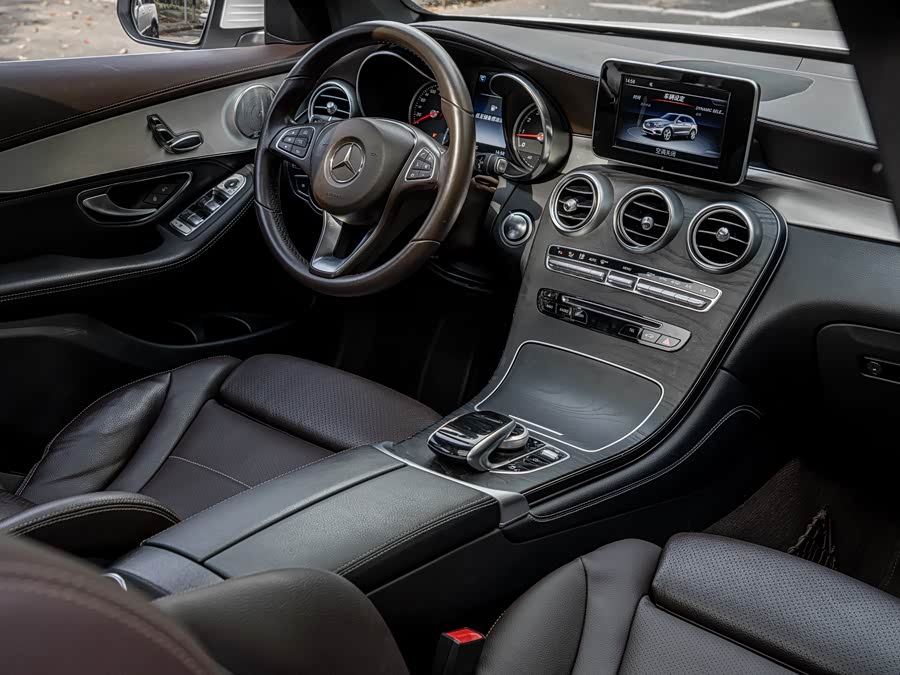 Mercedes-Benz GLC 2017 — фото 9