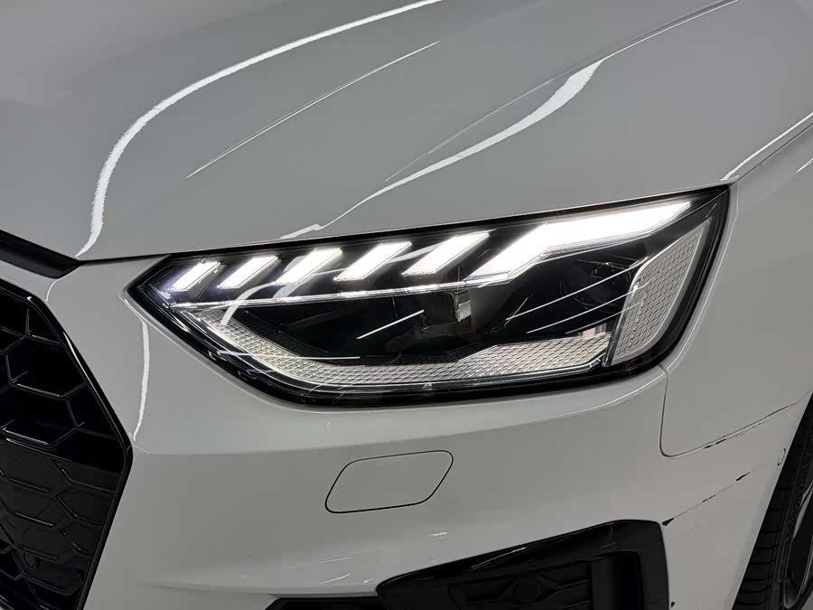 Audi A4L 2022 — фото 14