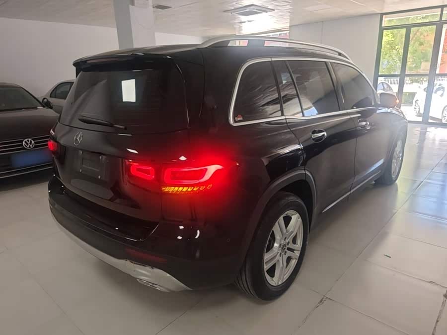 Mercedes-Benz GLB 2023