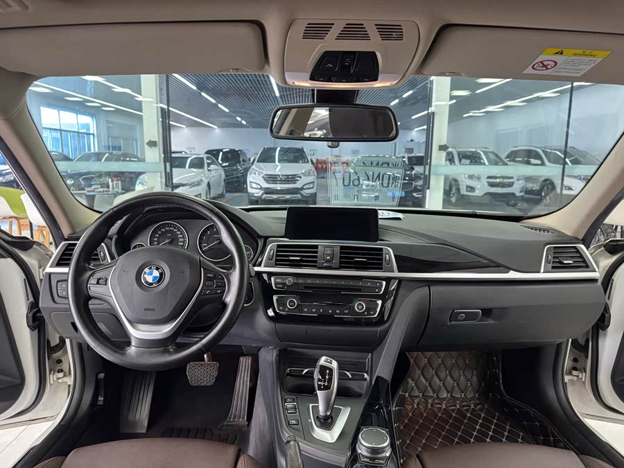 BMW 3 Series 2019 — фото 13