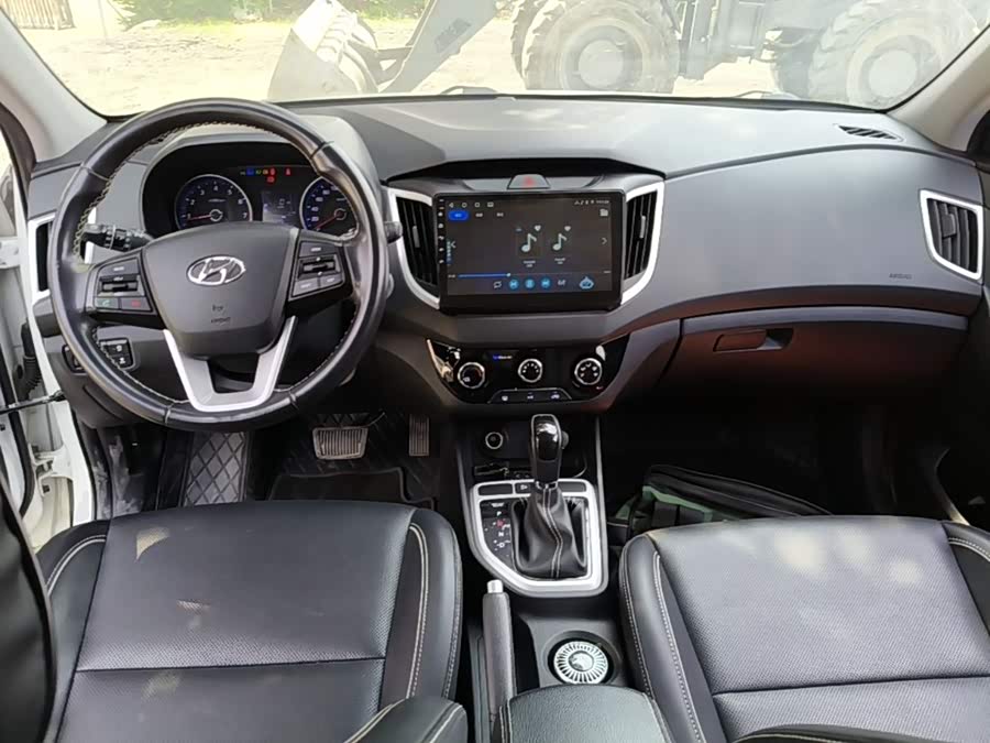 Hyundai ix25 2017 — фото 10
