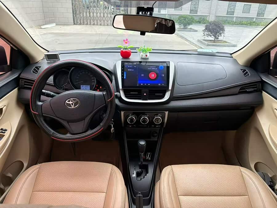 Toyota Yaris L 2016 — фото 9