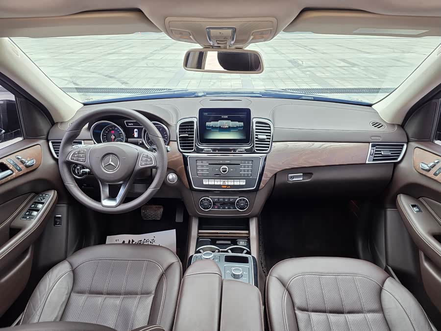 Mercedes-Benz GLE 2017 — фото 11
