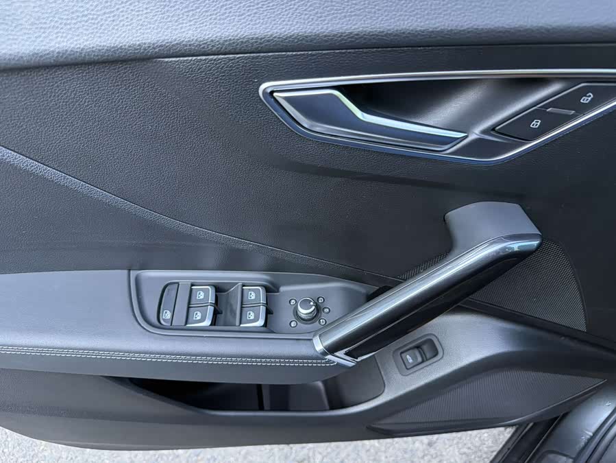 Audi Q2L 2022