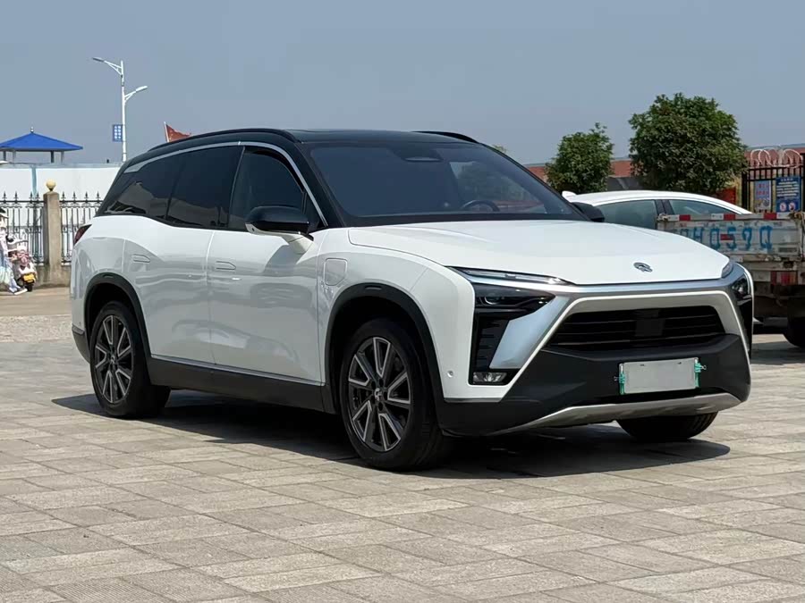 NIO ES8 2022