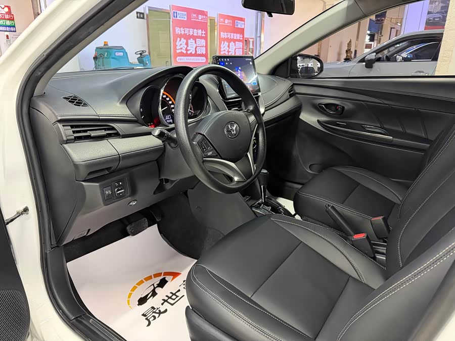 Toyota Yaris L 2022 — фото 8