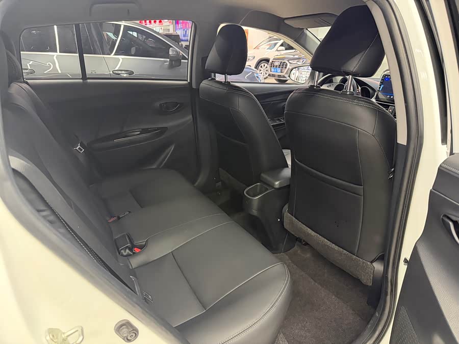 Toyota Yaris L 2022 — фото 19