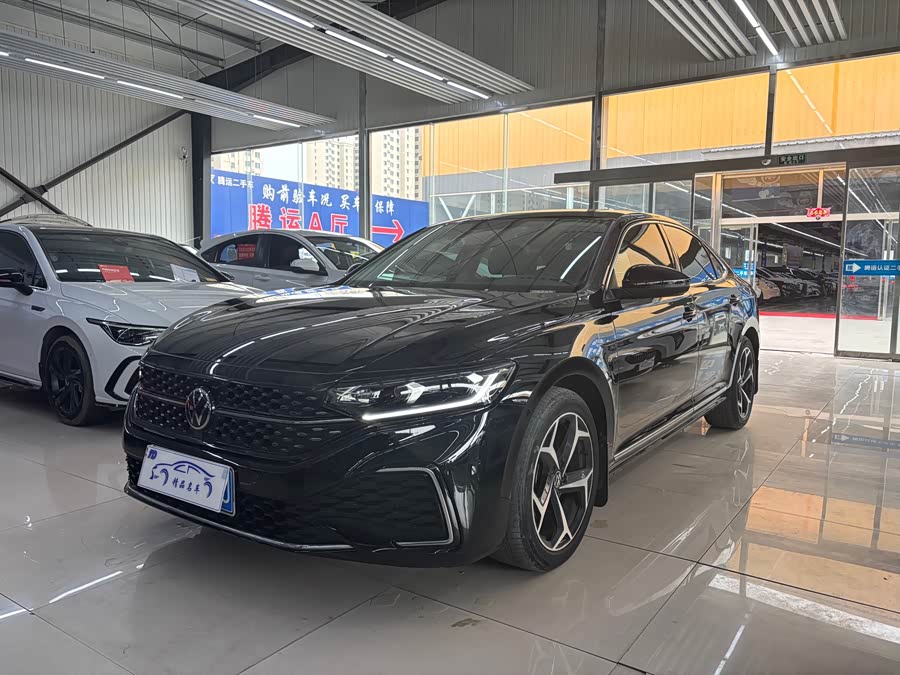 Volkswagen Passat 2024