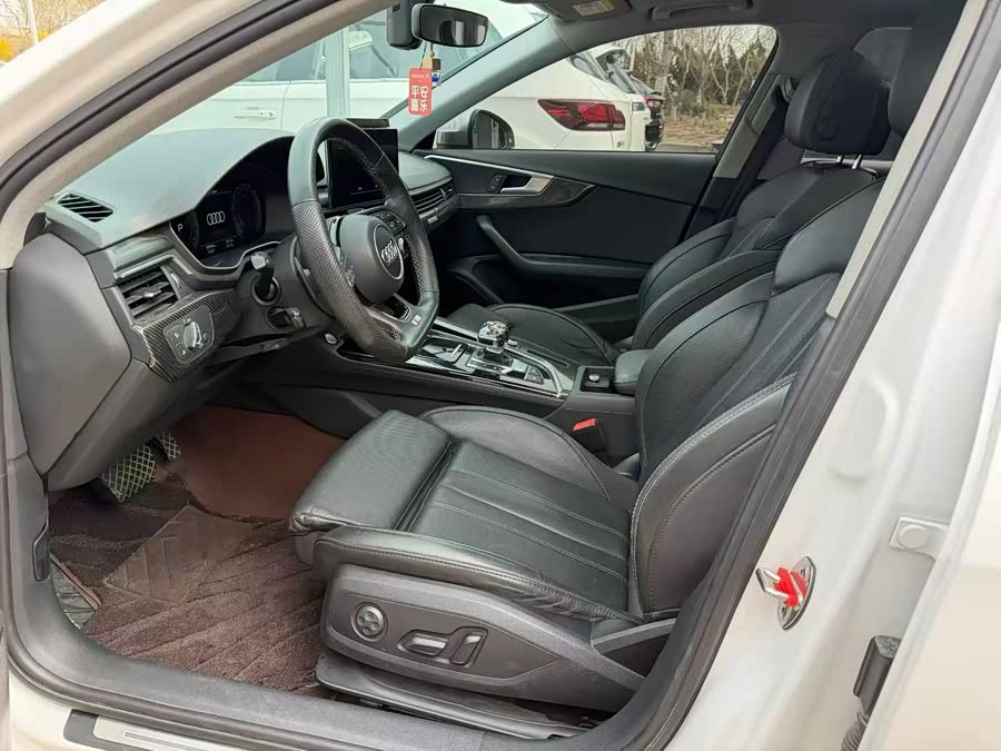 Audi A4L 2020