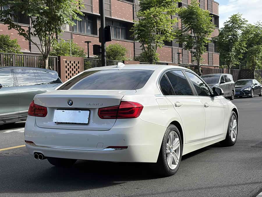 BMW 3 Series 2017 — фото 17