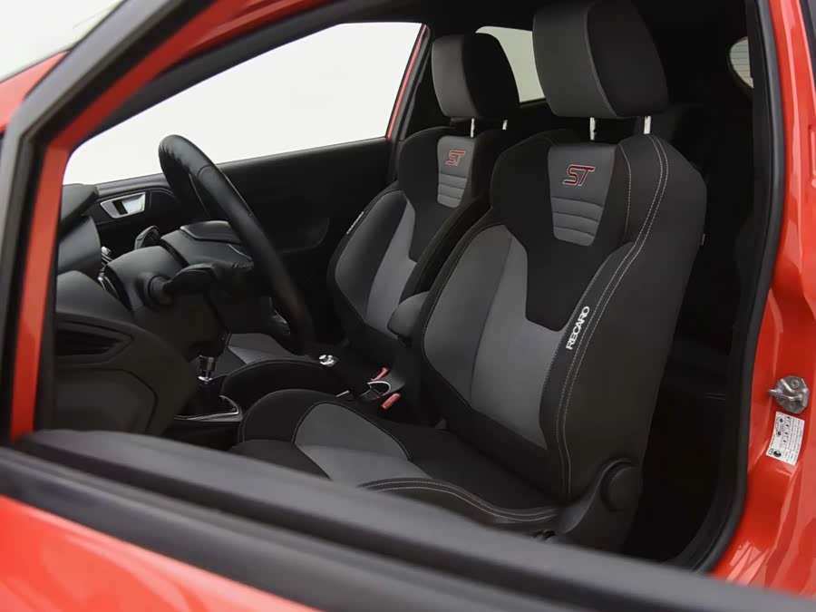 Ford Fiesta 2013 — фото 11
