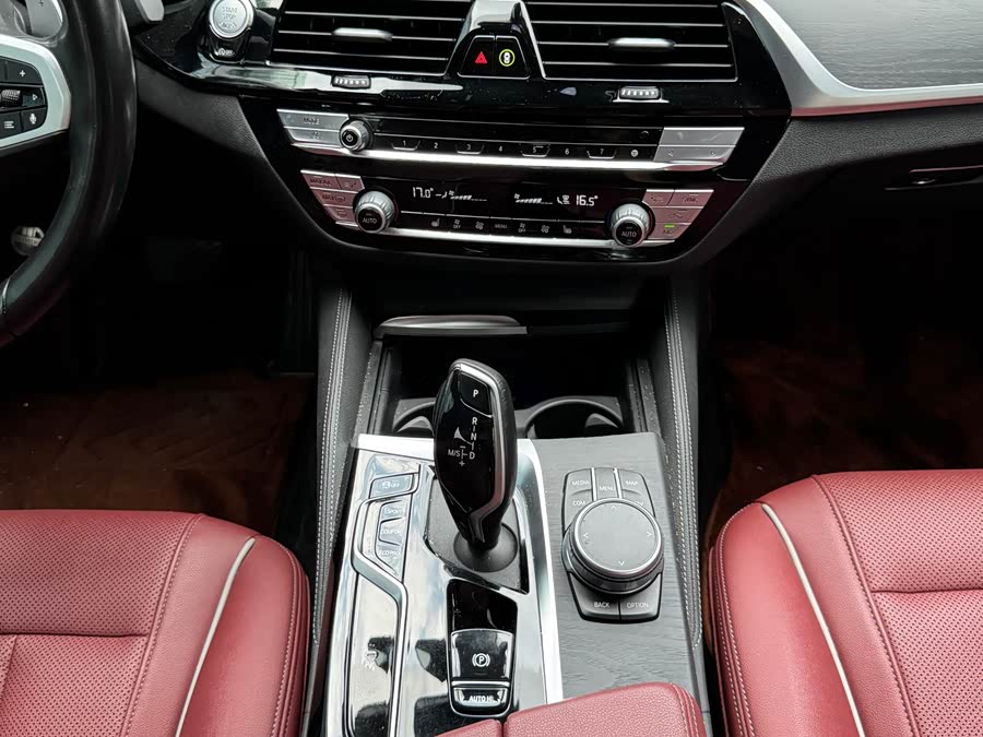 BMW 5 Series 2022 — фото 12