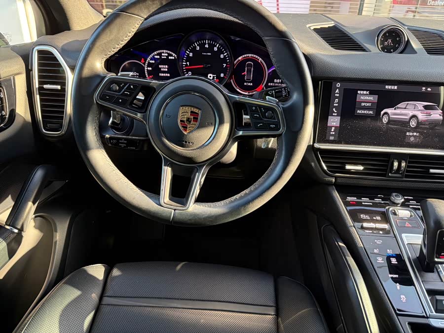 Porsche Cayenne 2019 — фото 9