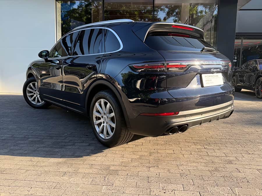 Porsche Cayenne 2019 — фото 15