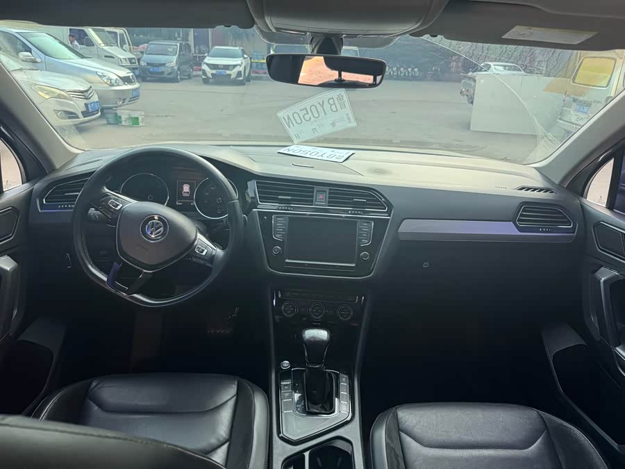 Volkswagen Tiguan L 2017 — фото 8