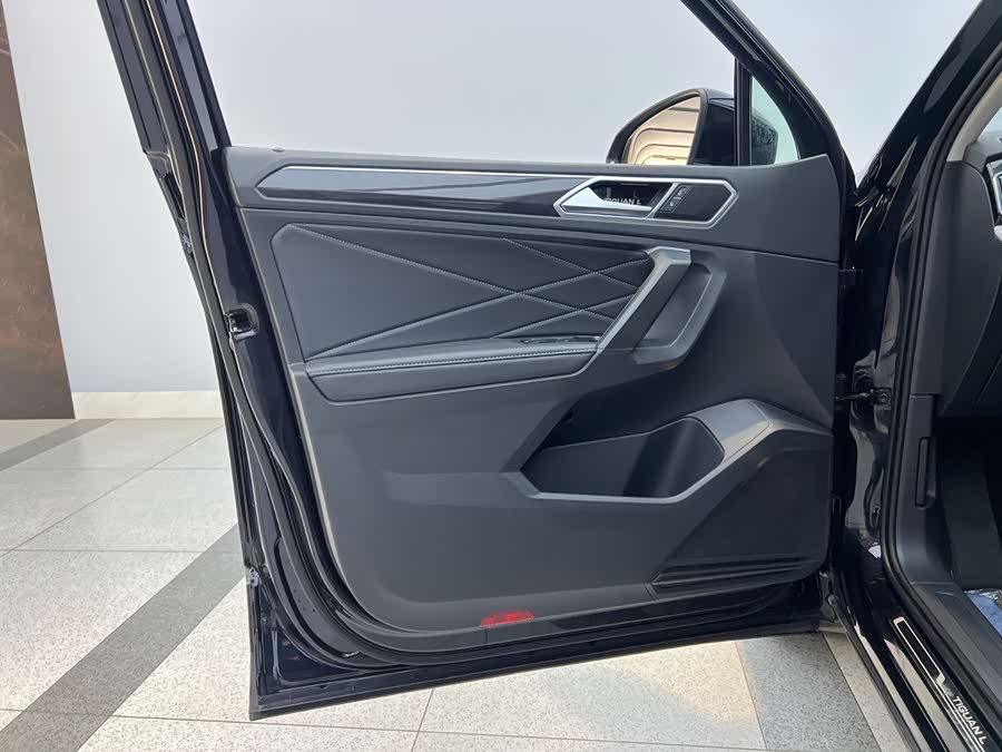 Volkswagen Tiguan L 2023