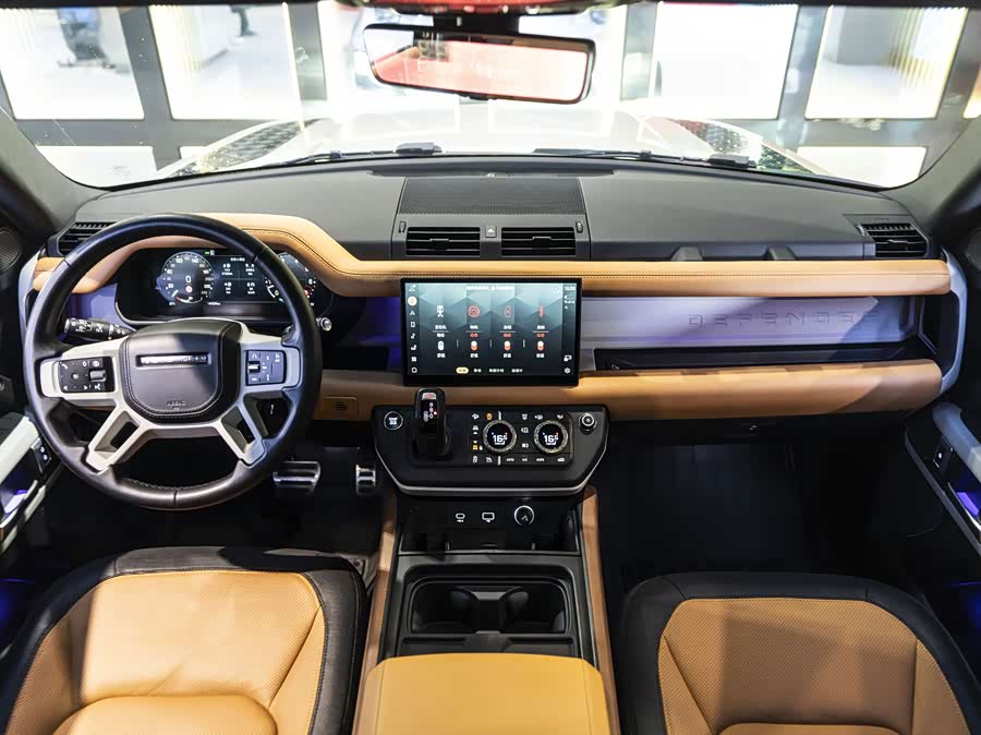 Land Rover Defender 2024 — фото 25