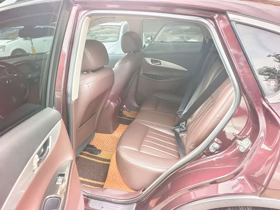Infiniti EX 2011
