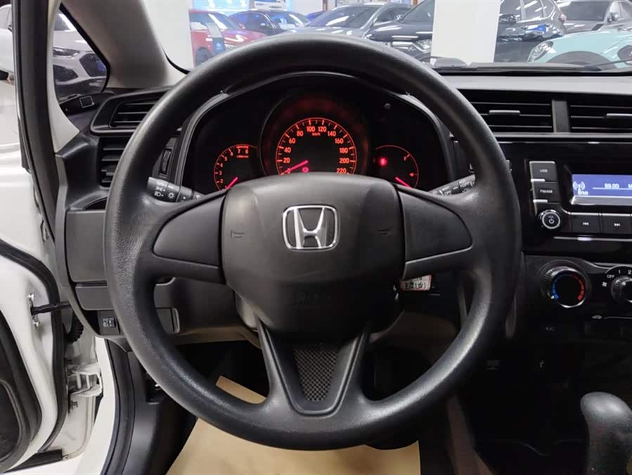 Honda Fit 2018 — фото 15