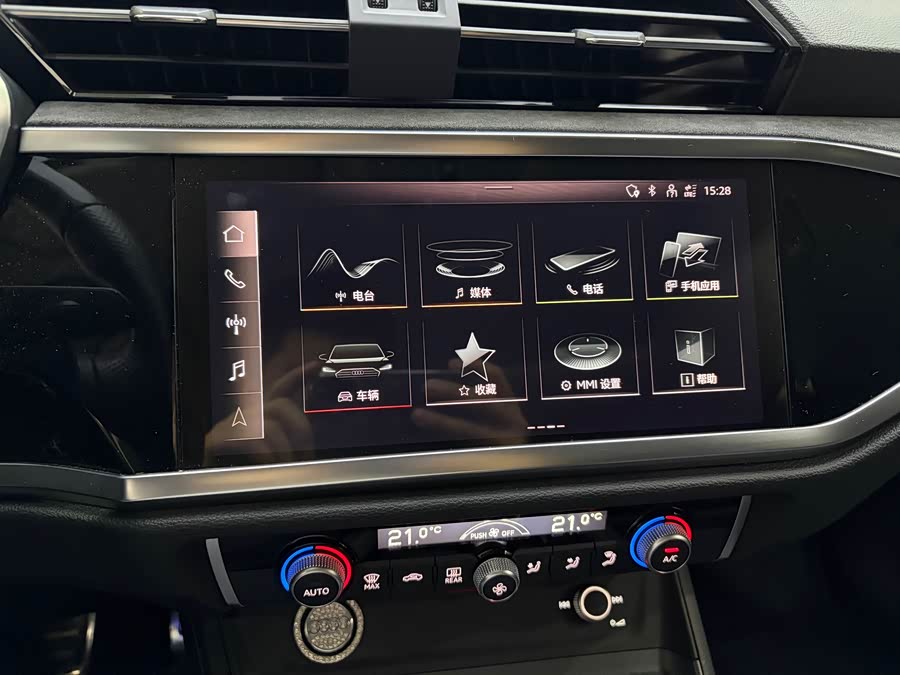 Audi Q3 Sportback 2022 — фото 13