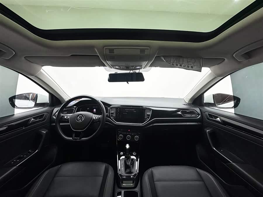 Volkswagen T-Roc 2021 — фото 23