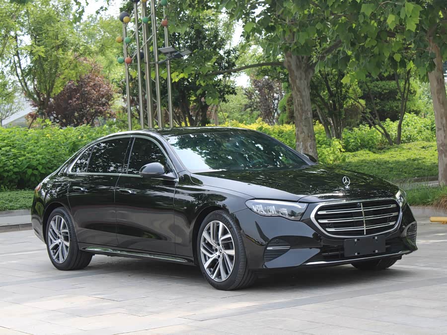 Mercedes-Benz E-Class 2024