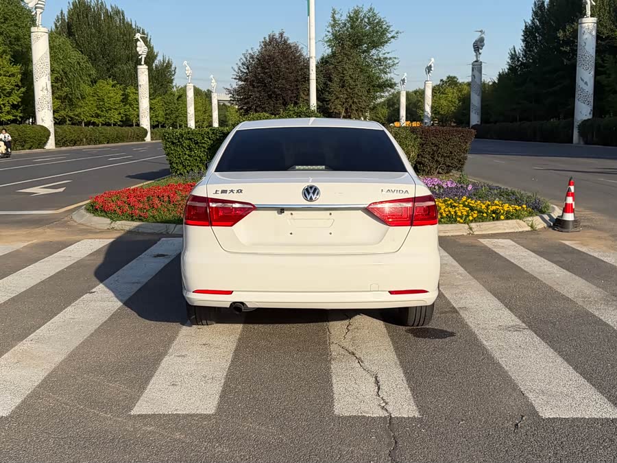 Volkswagen Lavida 2015