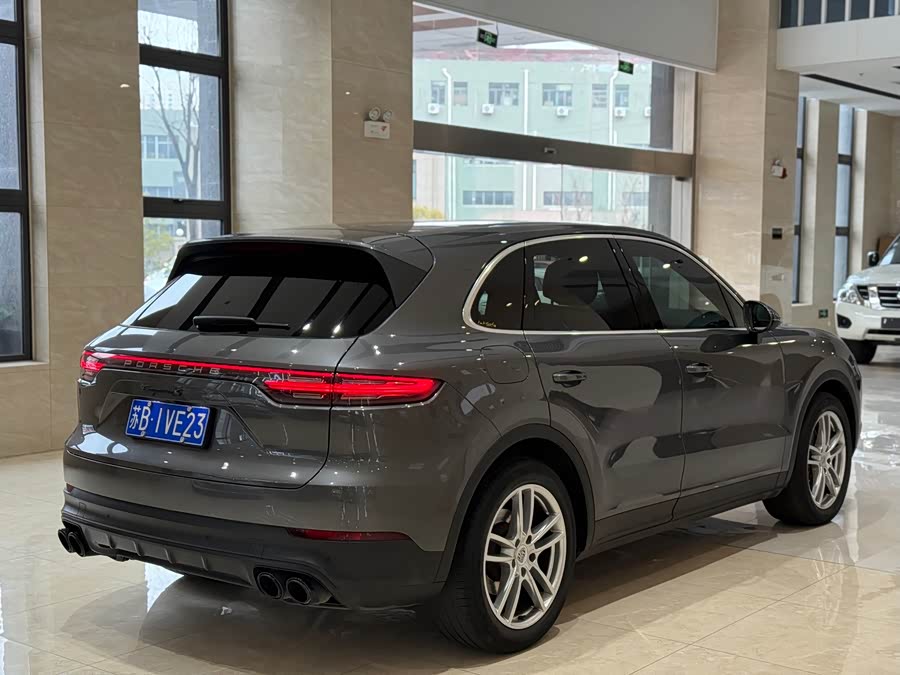 Porsche Cayenne 2019 — фото 18