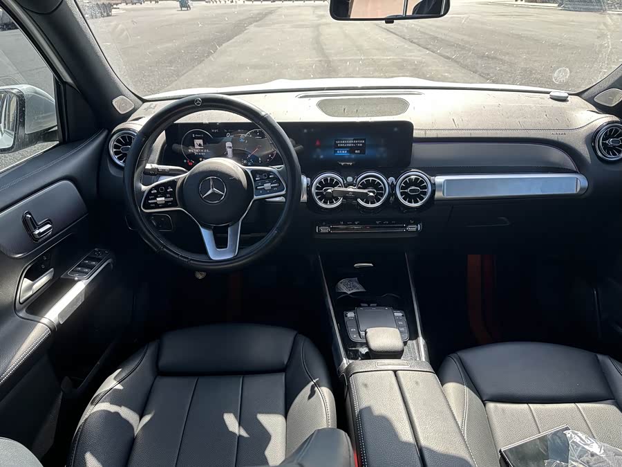 Mercedes-Benz GLB 2023