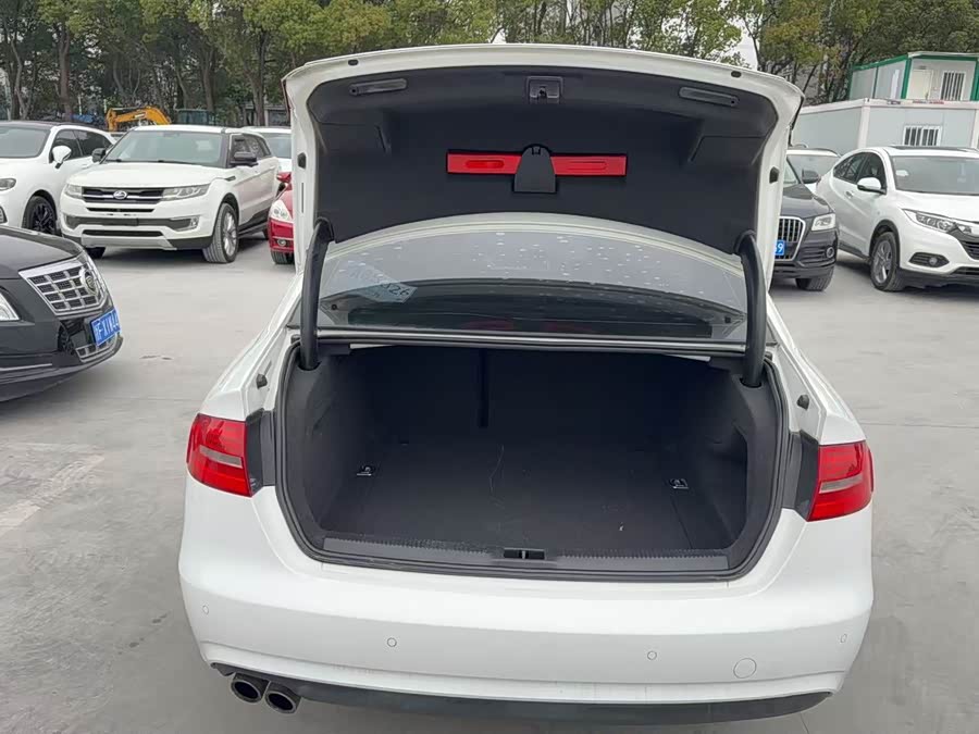 Audi A4L 2015