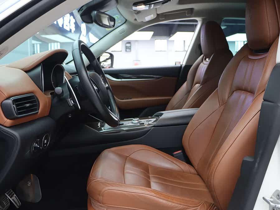 Maserati Levante 2016 — фото 19