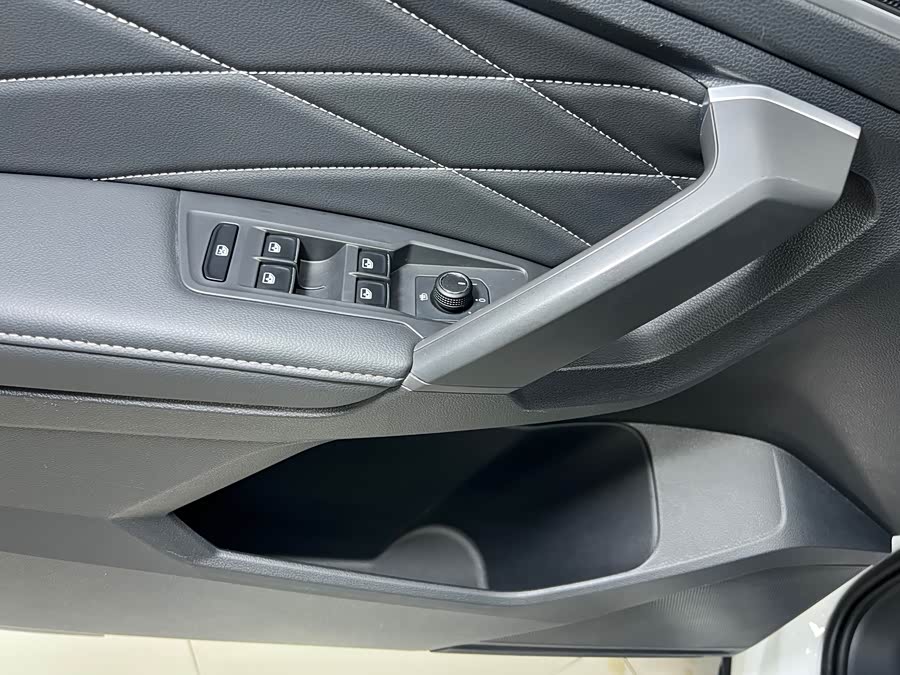 Volkswagen Tiguan L 2023
