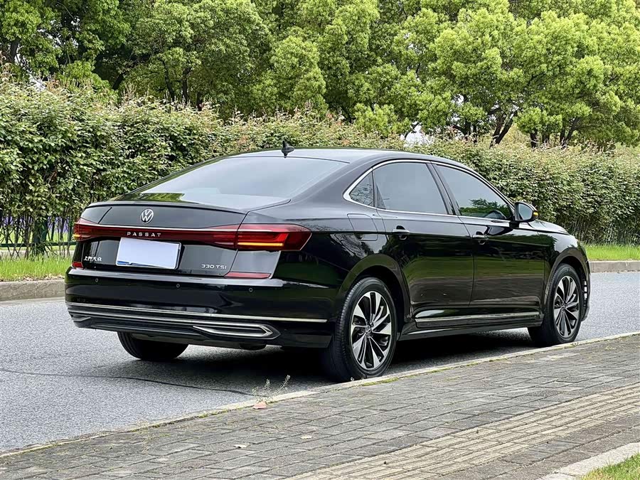 Volkswagen Passat 2022