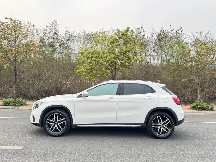 Mercedes-Benz GLA 2017