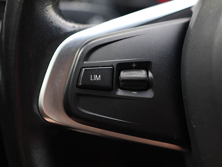BMW 1 Series 2018 — фото 13