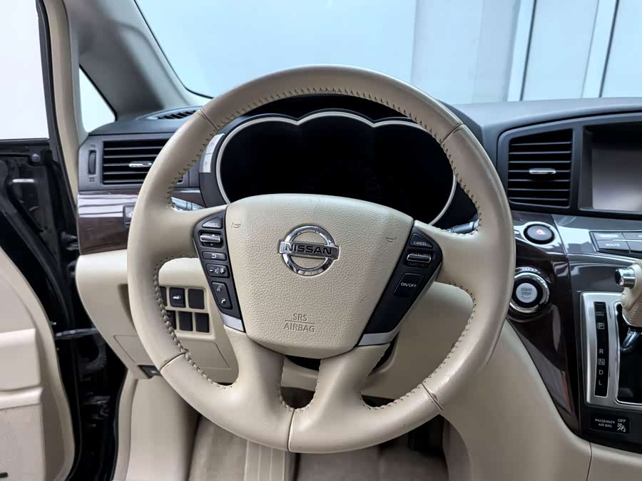 Nissan Quest 2015