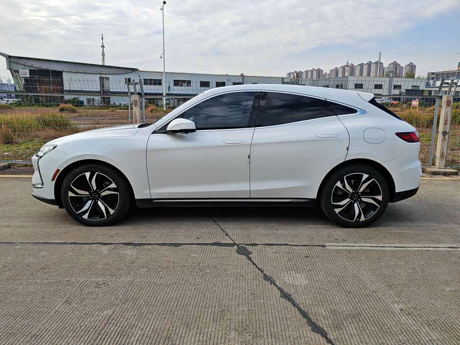 SERES Cyrus SF5 2021