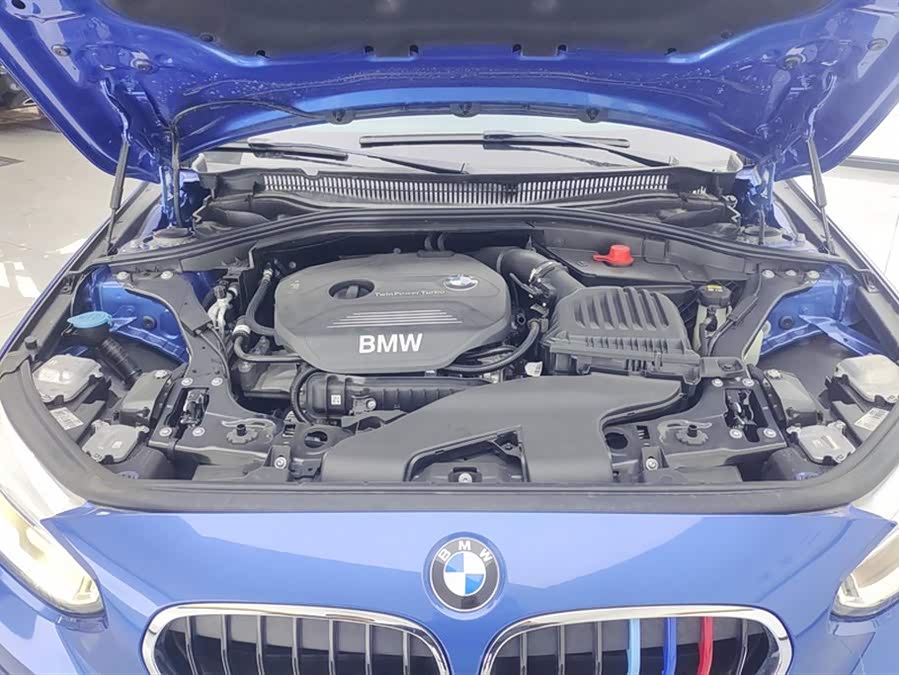 BMW 1 Series 2018 — фото 10