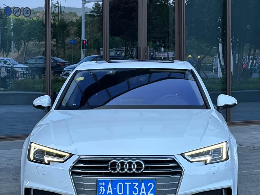 Audi A4L 2018