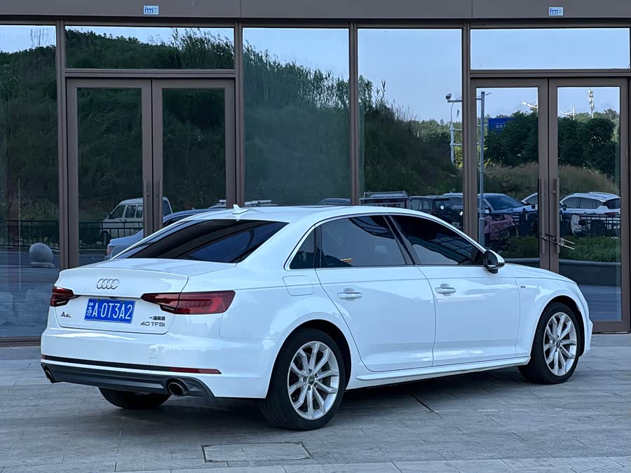 Audi A4L 2018