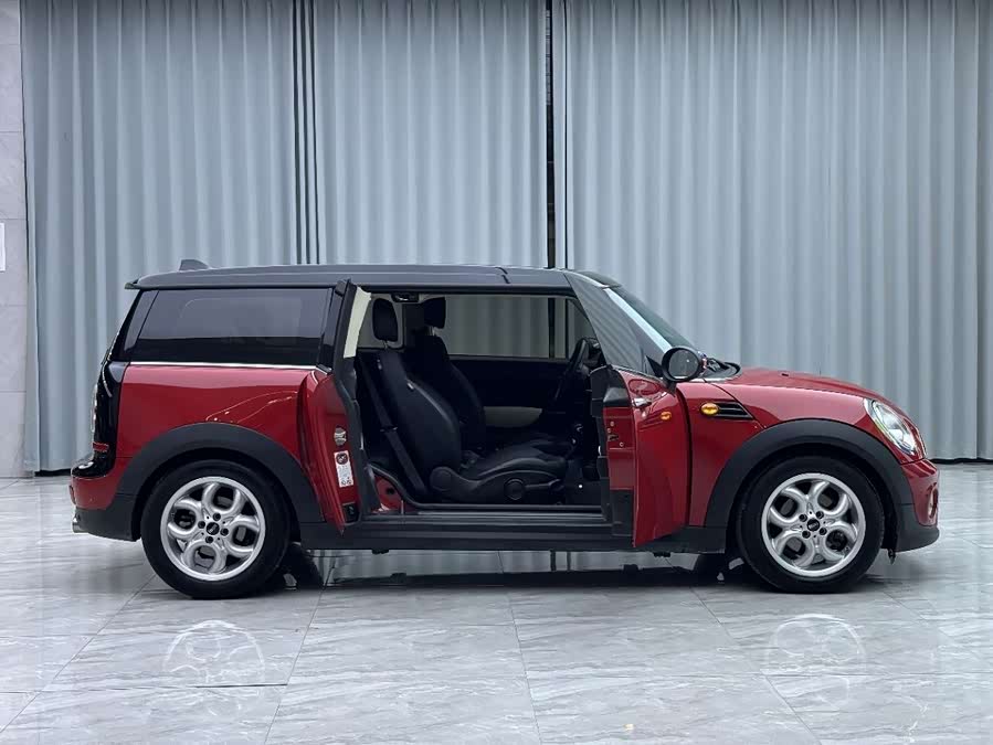 MINI Clubman 2011