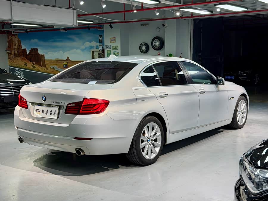 BMW 5 Series 2011