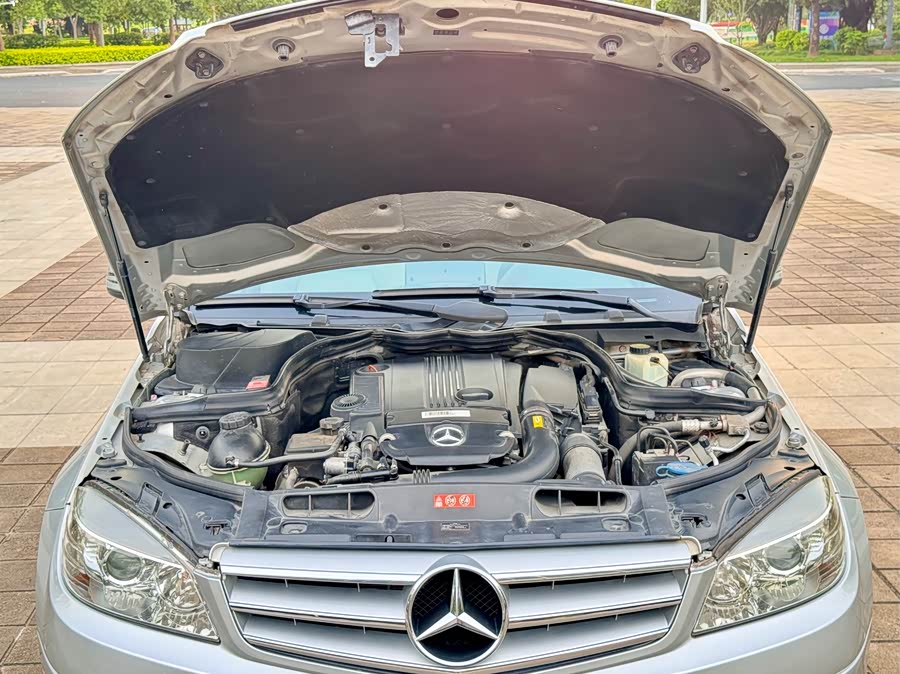 Mercedes-Benz C-Class 2010 — фото 24