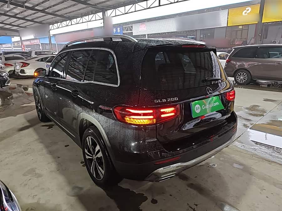 Mercedes-Benz GLB 2024