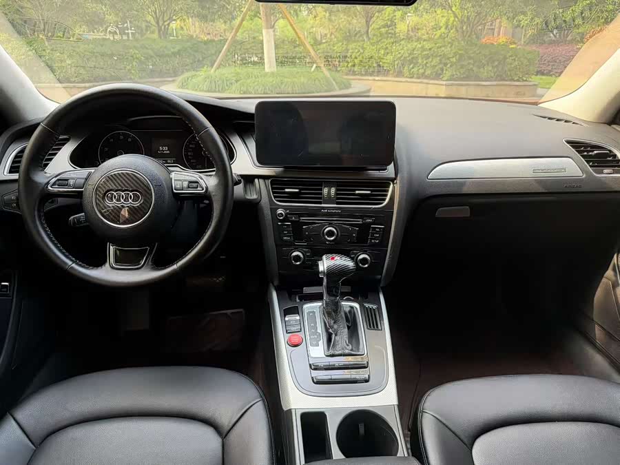 Audi A4L 2015