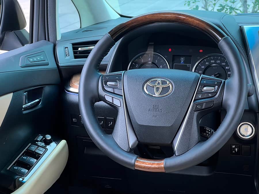 Toyota Alphard 2015 — фото 17