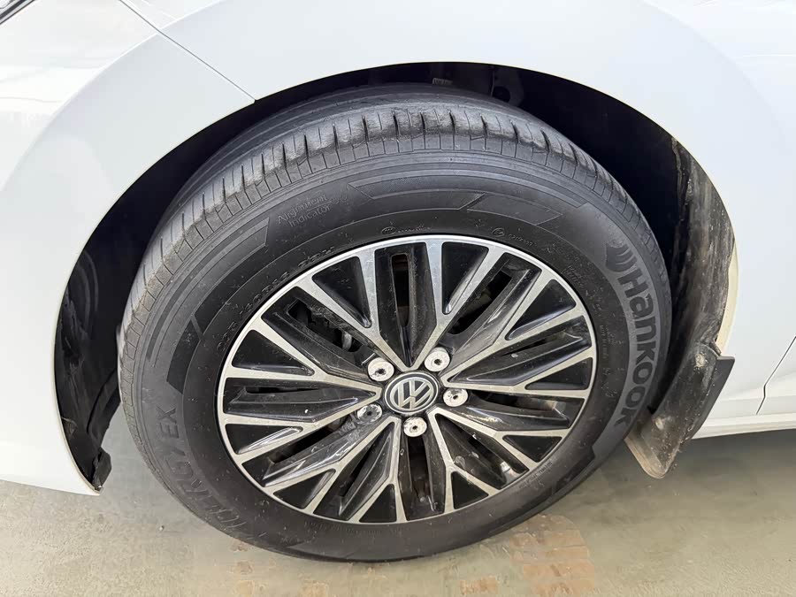 Volkswagen Sagitar 2020